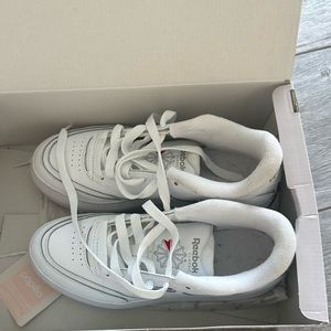 Reebok women’s Club C Extra Sneaker size 6